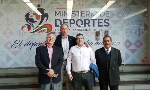 ONG Deporte y Desarrollo y gobierno de Bolivia firman acuerdos para poner en marcha el Proyecto Sach’a